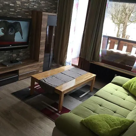 Angi Apartment *